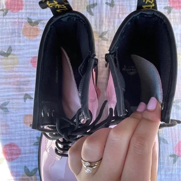 Cleaned🔥DR. MARTIN’S 1460🔥 💗baby pink glossy💗 boots - Picture 7 of 9